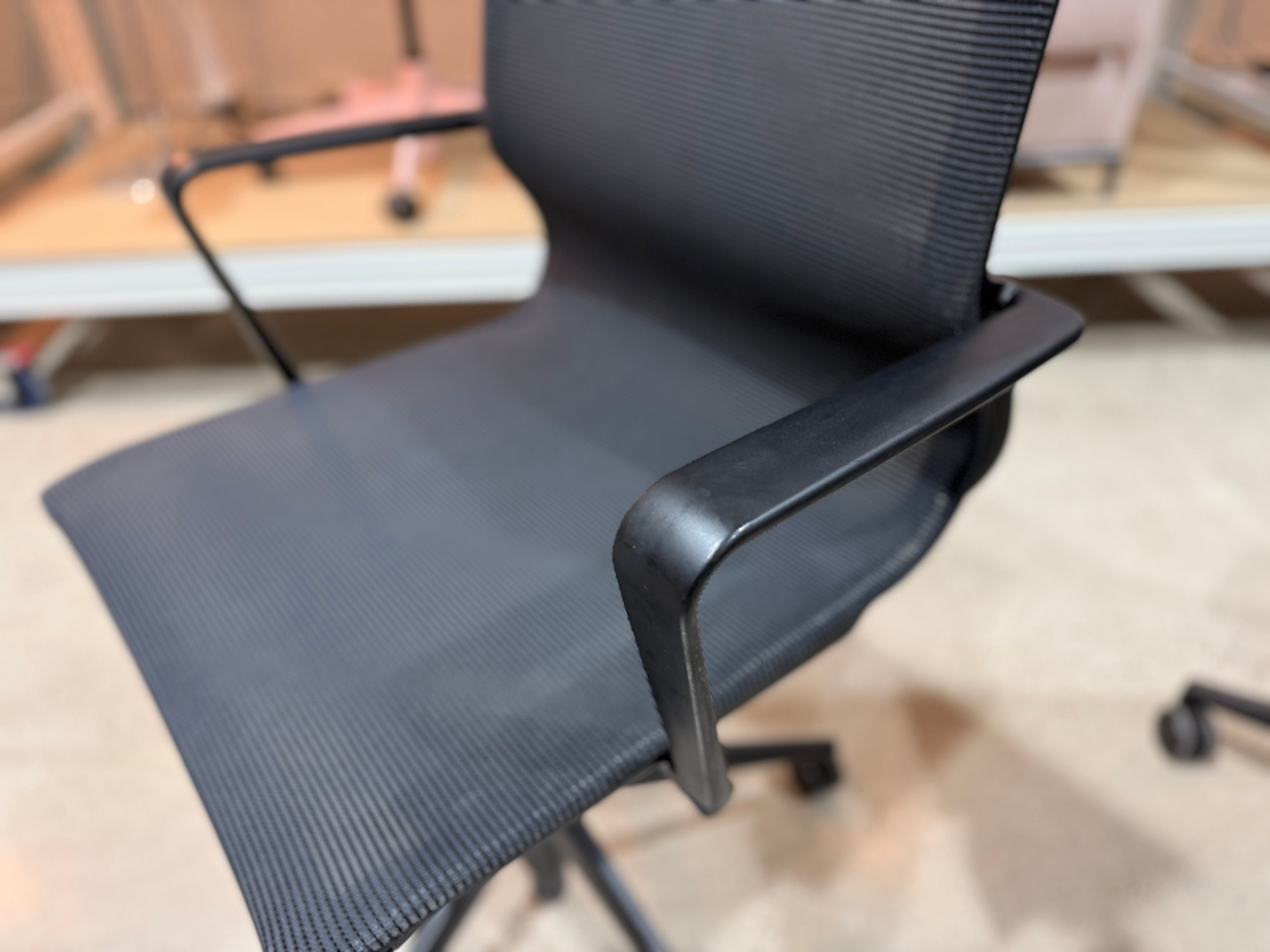 VITRA PHYSIX ERGONOMIC DESIGNER CHAIR VERIFIED AUTHENTIC BY ALBERTO MEDA MADE IN GERMANY - The Chair Co.