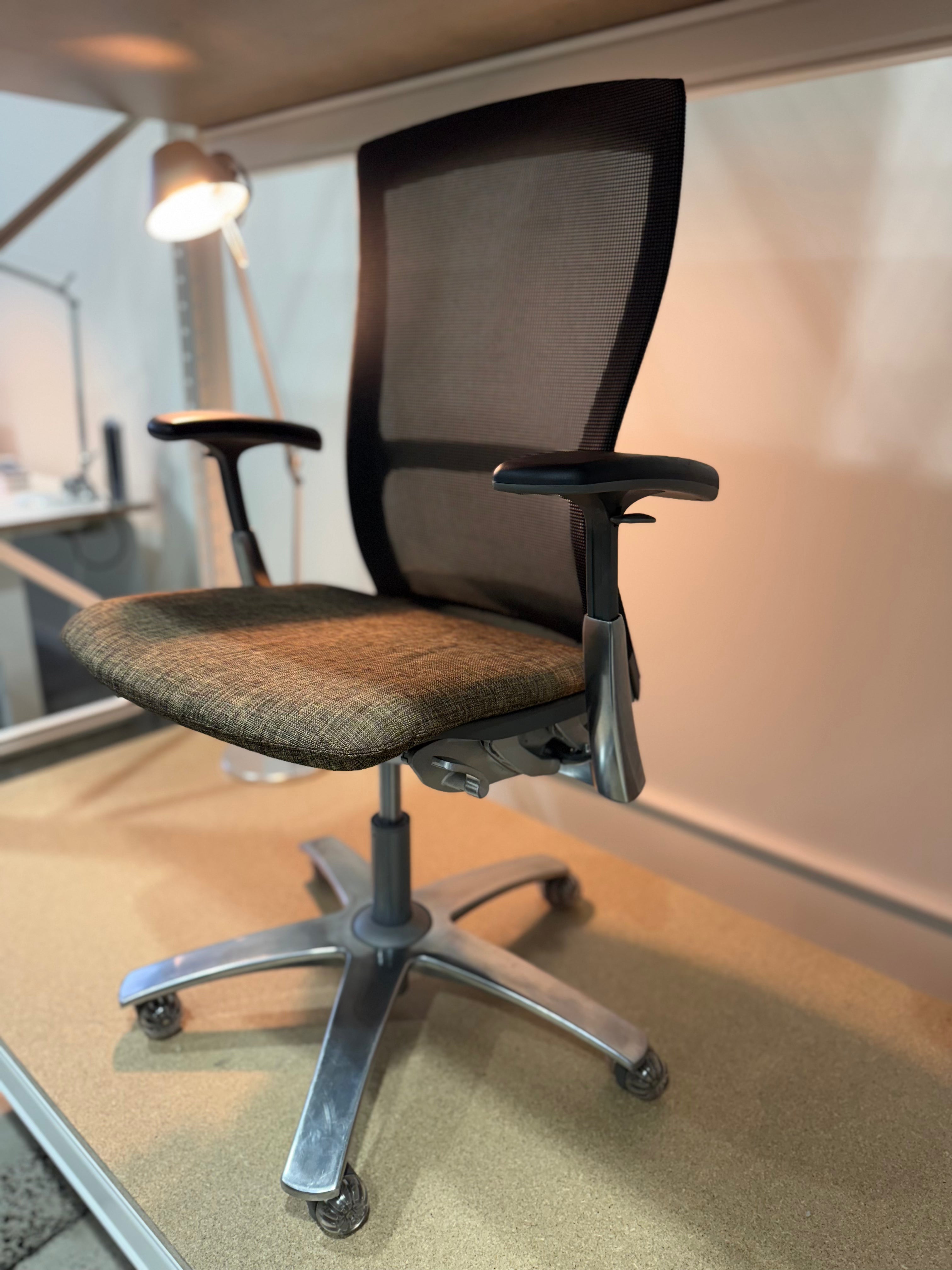 Knoll Formway Life Chair - Genuine Refurbished Custom Build (Now MillerKnoll) - The Chair Co.