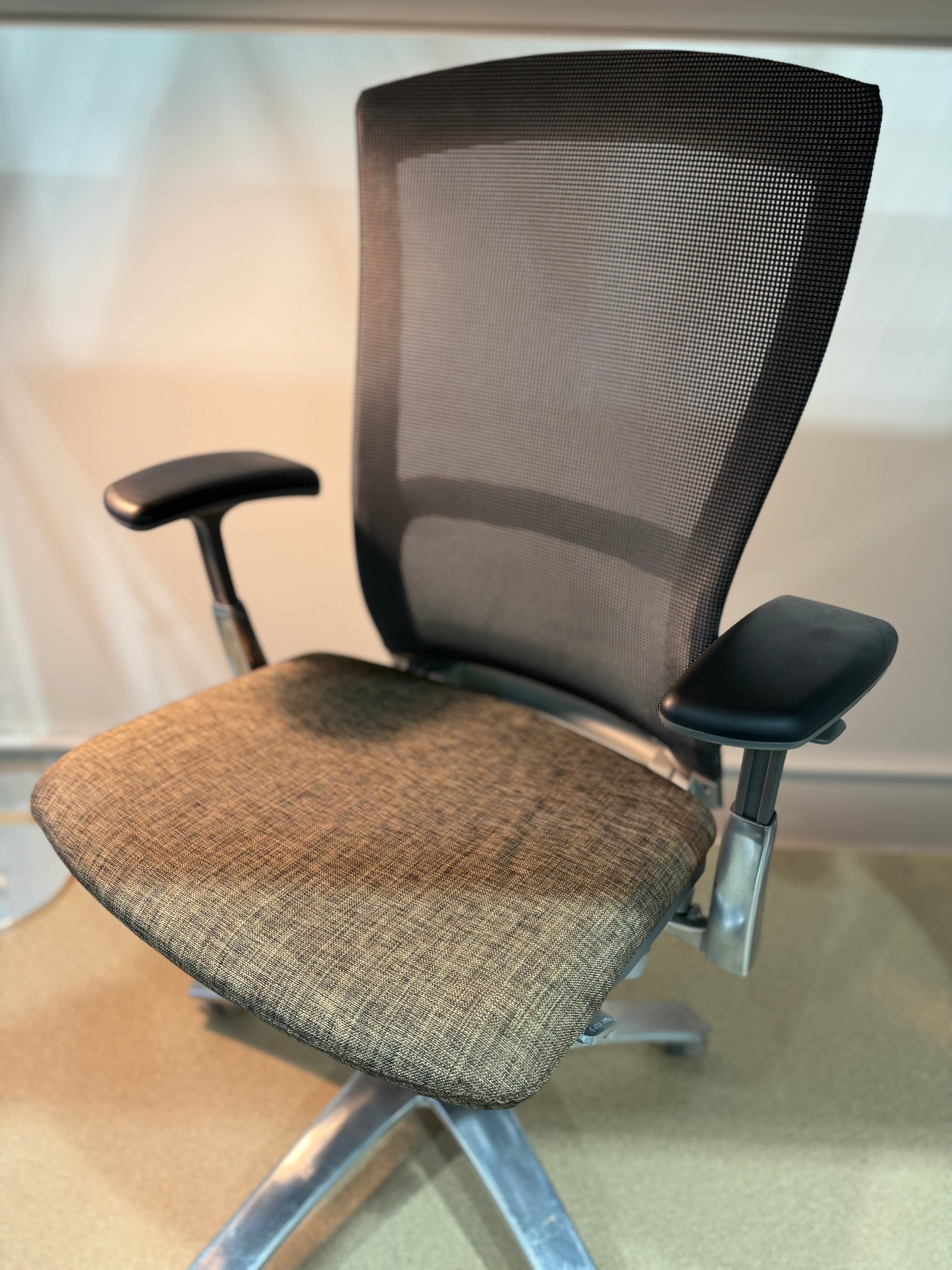 Knoll Formway Life Chair - Genuine Refurbished Custom Build (Now MillerKnoll) - The Chair Co.