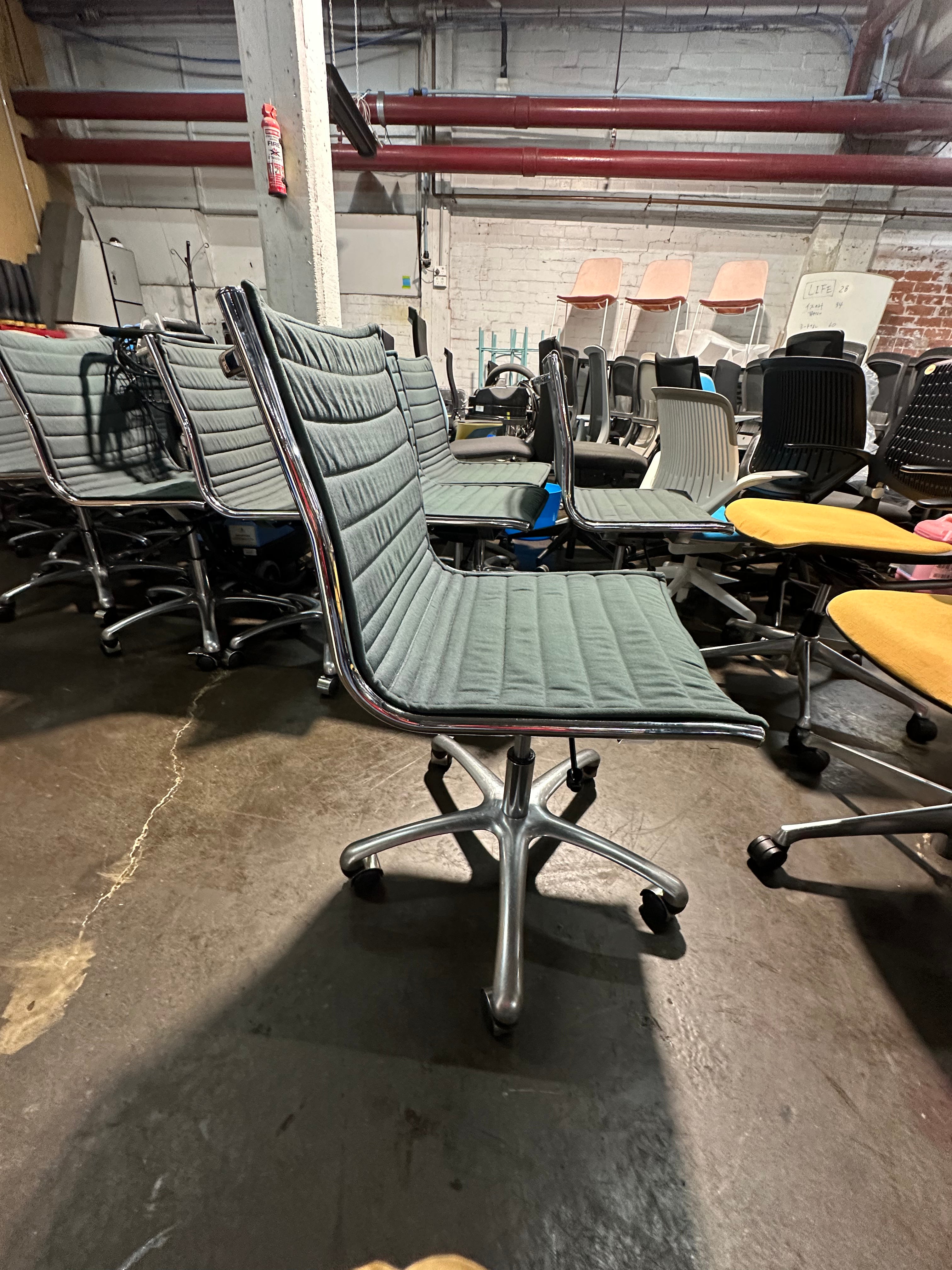 Made in Italy Conference Meeting Room Chairs w height adjustment on wheels - The Chair Co.