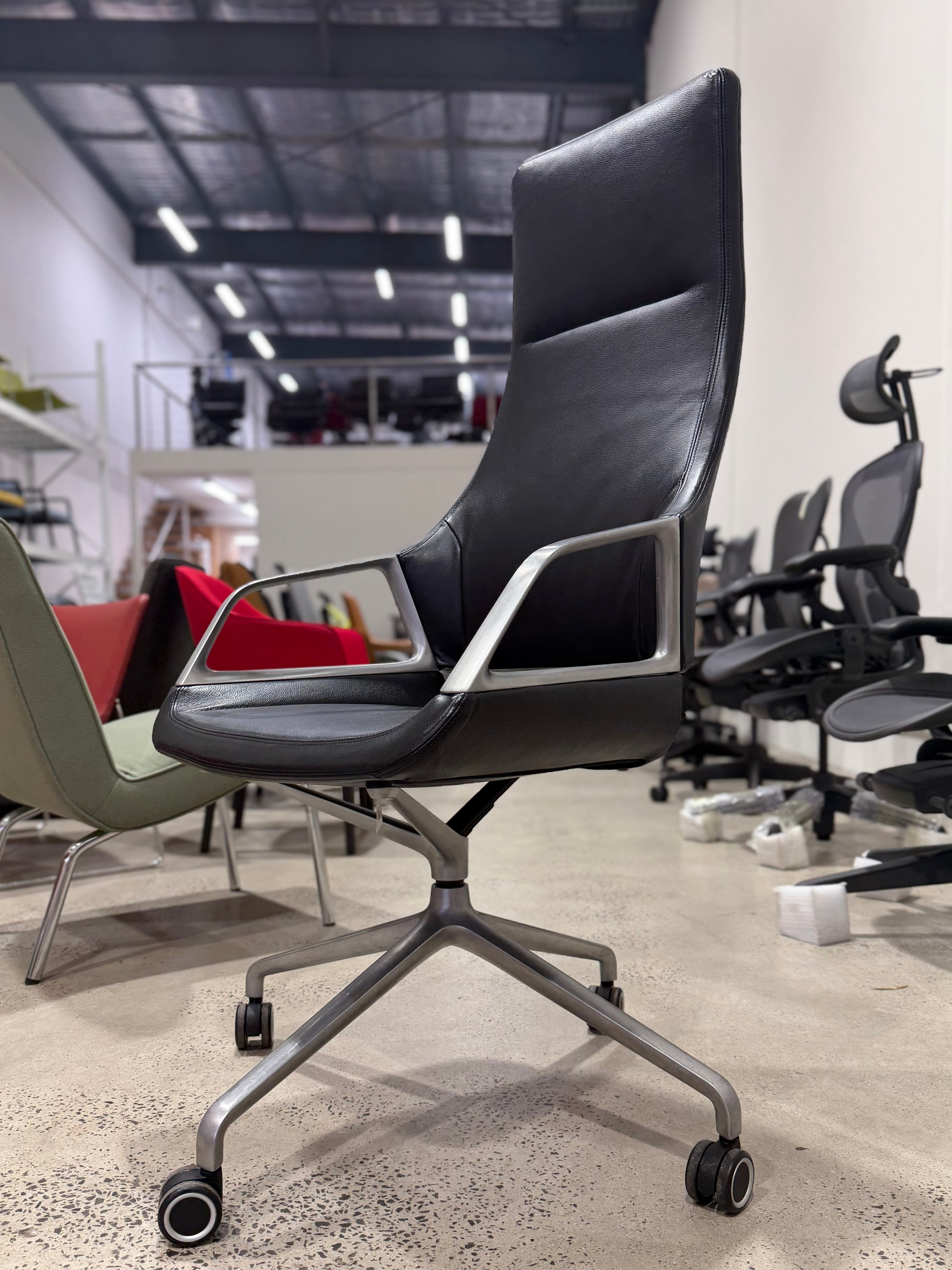 Chairhub Collingwood Sydney Melbourne Adelaide Brisbane Graph Pioneering design. Innovative comfort. Convincing details. Wilkhahn Graph 302/5 High Back Executive Chair Designer: Markus Jehs & Jürgen Laub Polished Aluminium Frame Black Leather Upholstery Made in Germany Executive Chair / Boardroom Chair German Executive Seating Wilkhahn Graph 302/5 High Back Executive Leather ergonomic office Chair furniture VITRA Herman Miller Steelcase Haworth Okamura