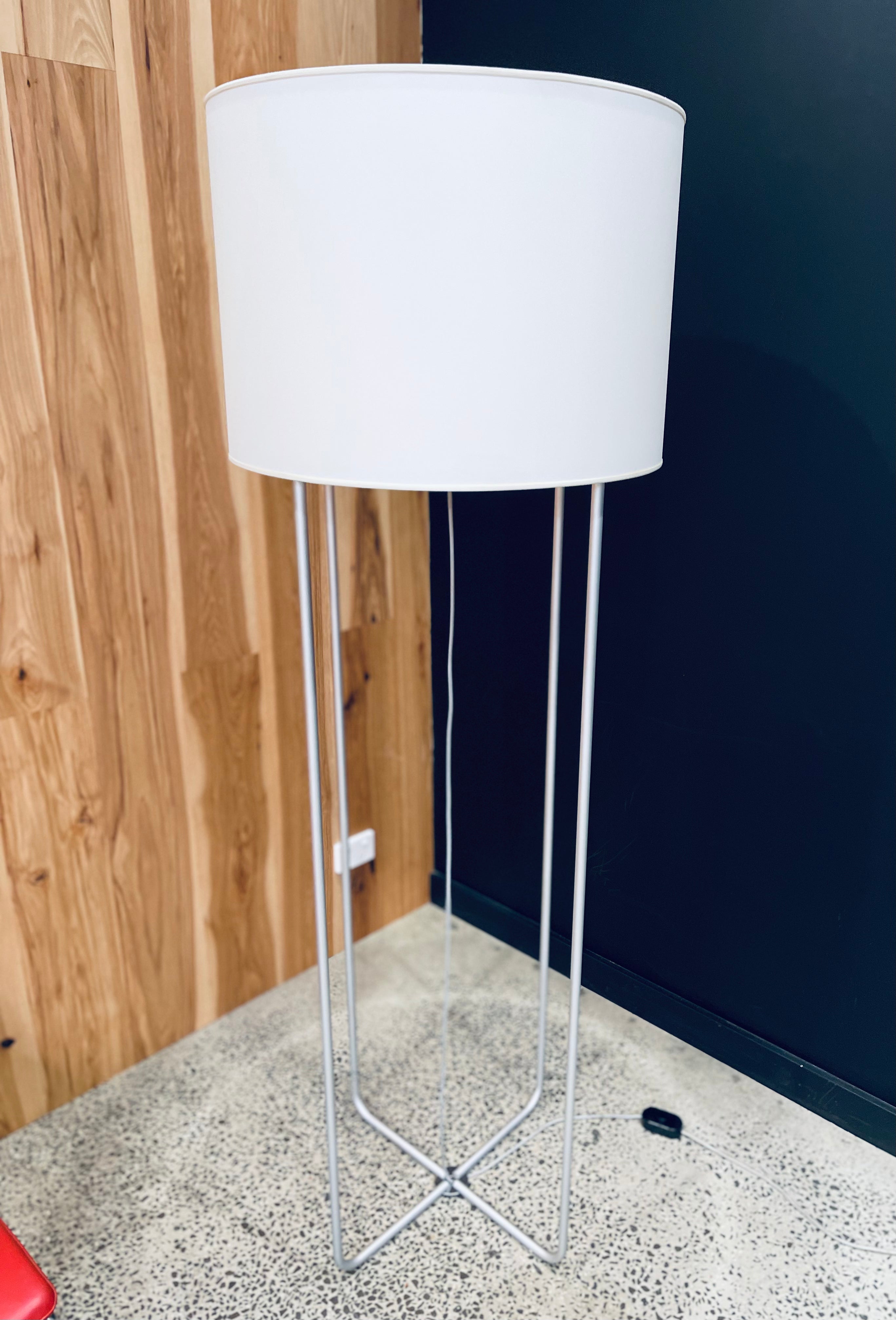 Made standard online lamp