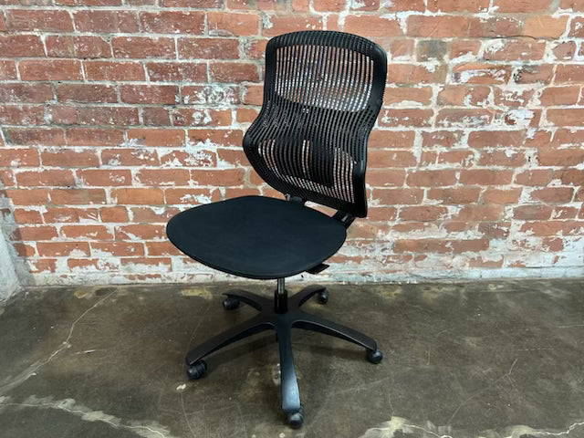 Formway Task Chair Generation by Knoll, ergonomic chair by Formway 2009 Professional Desi ...